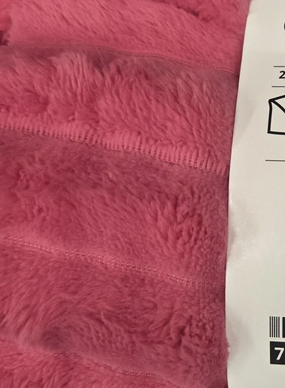 Limited Edition GULSTRÅLE Bright Pink Bedspread